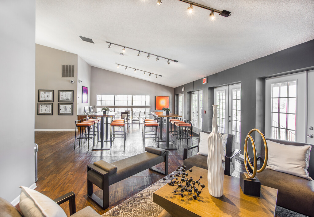 Green Trails Apartments in Lisle, IL