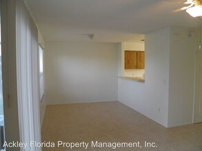 3135 Hempstead Ave in Kissimmee, FL - Foto de edificio - Building Photo