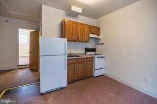 1534 S 4th St in Philadelphia, PA - Building Photo