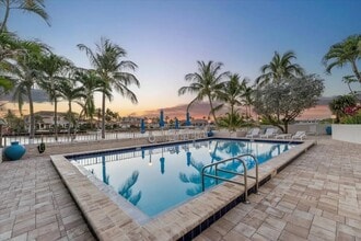 1222 Hillsboro Mile in Hillsboro Beach, FL - Building Photo - Building Photo