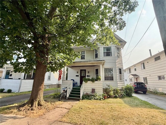 property at 204 E Elm St