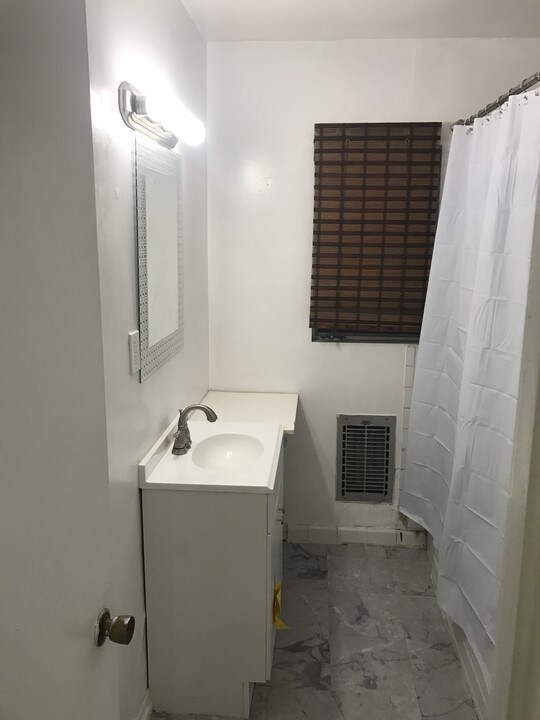 1840 N Gramercy Pl in Los Angeles, CA - Building Photo