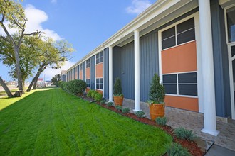 Casa Del Mar RG LLC in Garland, TX - Foto de edificio - Building Photo