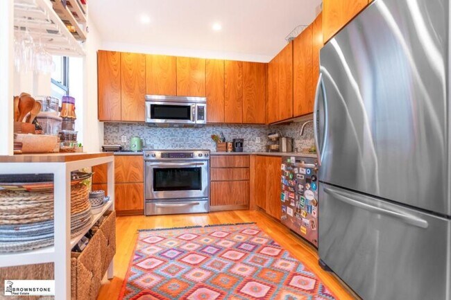 203 Luquer St in Brooklyn, NY - Building Photo - Building Photo