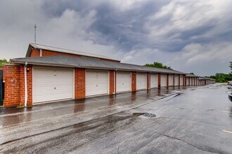 16620 Liberty Cir, Unit 1N in Orland Park, IL - Building Photo - Building Photo