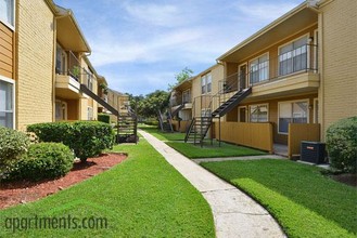 Spring Pine Apartments in Houston, TX - Building Photo - Building Photo