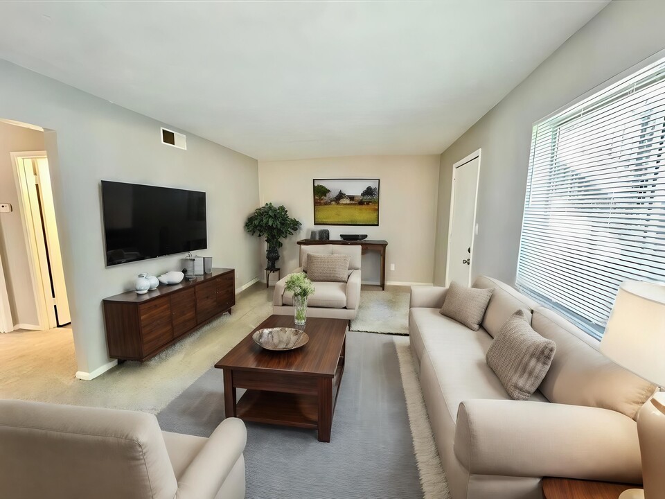 1401 Lazy Brook in Tallahassee, FL - Foto de edificio