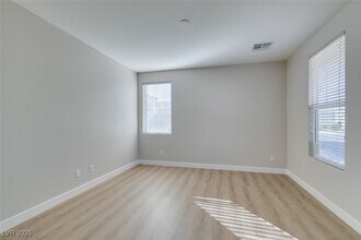 4530 Lime Straight Dr in Las Vegas, NV - Building Photo - Building Photo