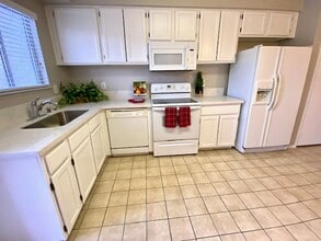 4242 Mississippi Ave in Las Vegas, NV - Building Photo - Building Photo