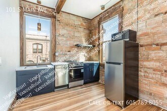 101 S Main Ave in Hartford, SD - Building Photo - Building Photo