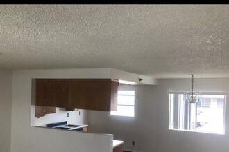 13707 Cerise Ave, Unit 4 in Hawthorne, CA - Building Photo - Building Photo