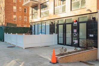 105-25 65th Rd in Forest Hills, NY - Building Photo - Building Photo