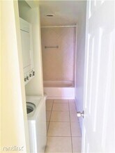 4154 Inverrary Dr in Lauderhill, FL - Building Photo - Building Photo