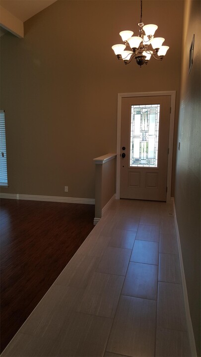 2131 El Rancho Dr in Camarillo, CA - Building Photo