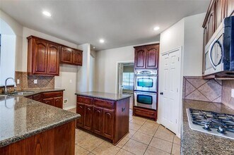 11800 Pondview Ln in Frisco, TX - Building Photo - Building Photo