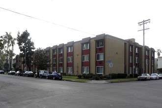 St. Andrew's Arms Apartments in Los Angeles, CA - Building Photo - Building Photo