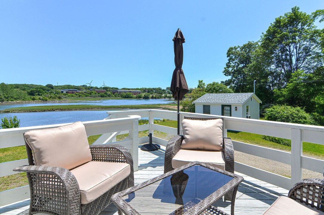 379 Washington St in Gloucester, MA - Building Photo