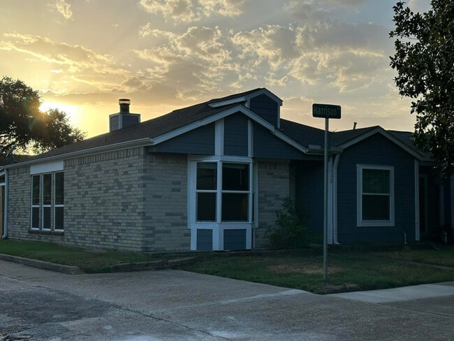 property at 1712 Harrison Ct