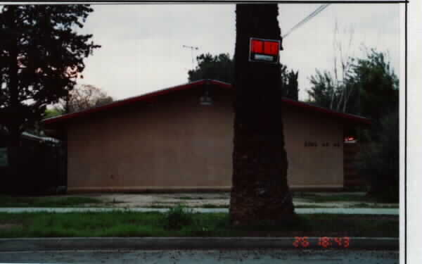 3742 Roosevelt St in Riverside, CA - Foto de edificio - Building Photo