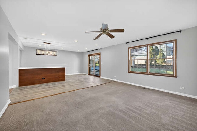 4524 Washington St in Downers Grove, IL - Building Photo - Building Photo