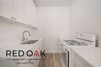 350 E Cypress Ave in Burbank, CA - Building Photo - Building Photo