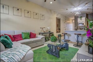 1542 N Alamo St in San Antonio, TX - Foto de edificio - Building Photo