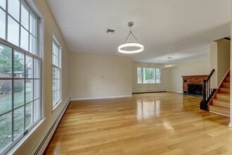 11 Old Tappan Rd in Old Tappan, NJ - Building Photo - Building Photo