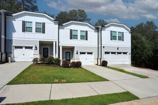 5682 Plain Field Ln in Lilburn, GA - Building Photo