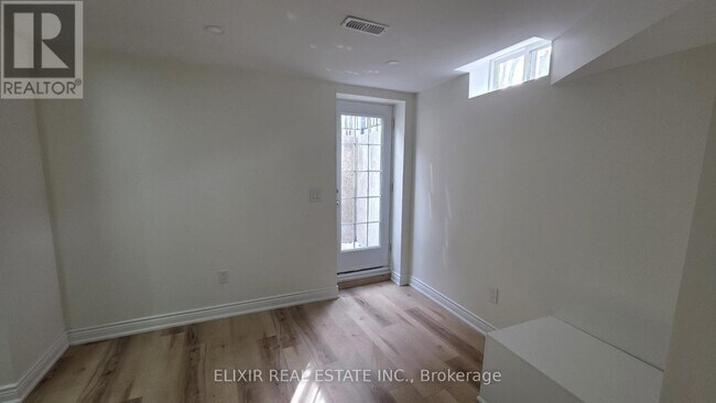 41 Blair Crescent in Barrie, ON - Building Photo - Building Photo