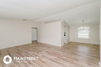 706 Jacaranda Dr in Oldsmar, FL - Foto de edificio - Building Photo