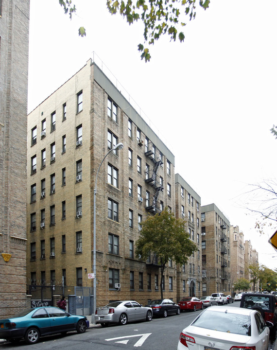 2181 Wallace Ave in Bronx, NY - Building Photo