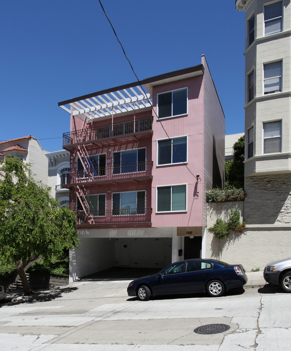 1320 Green St in San Francisco, CA - Building Photo