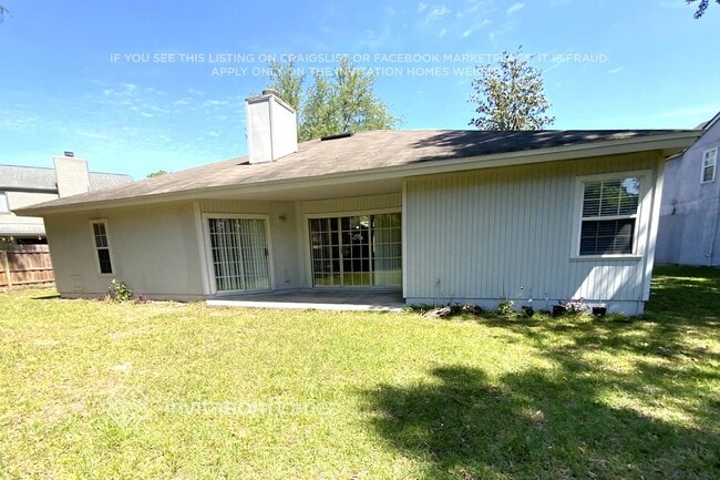 7842 Mactavish Way S in Jacksonville, FL - Foto de edificio - Building Photo