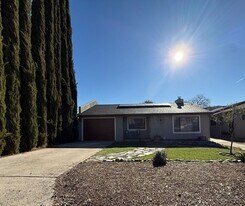 1984 Green Brook Ln in Paso Robles, CA - Building Photo
