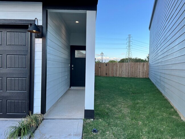 2837 Lisburn Ter Ln in Houston, TX - Foto de edificio - Building Photo