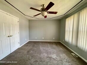 7803 Texlyn Ct in Louisville, KY - Building Photo - Building Photo