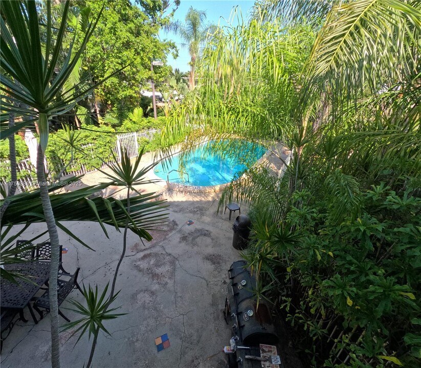 1423 Holly Heights Dr in Fort Lauderdale, FL - Building Photo