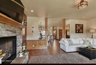 4047 W Shoreview Ln in Coeur d'Alene, ID - Building Photo - Building Photo