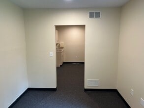95 Quarry St, Unit 1 in Willimantic, CT - Building Photo - Building Photo