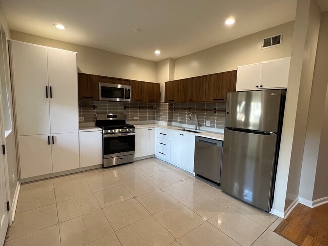 1844 N Humboldt Blvd, Unit 2