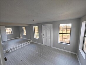 307 W Gentry St in Bells, TX - Building Photo - Building Photo