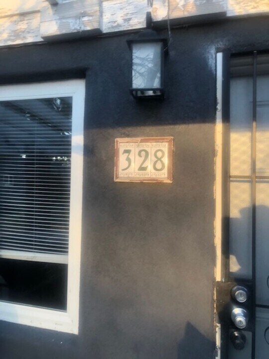 328 Texas St SE-Unit -328 Texas SE in Albuquerque, NM - Building Photo