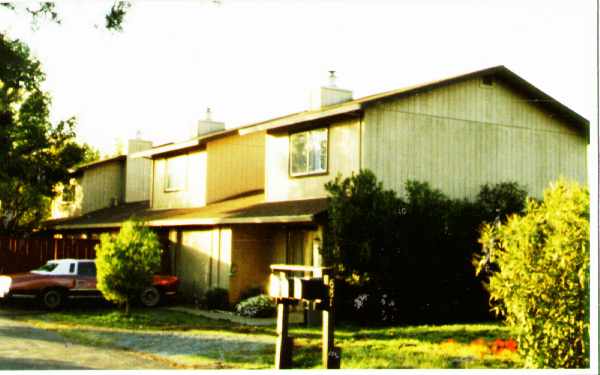 681 Boyd St in Santa Rosa, CA - Foto de edificio - Building Photo