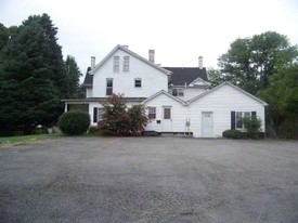 405 Merchant St in Columbia, KY - Building Photo