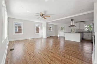 1926 Camellia Dr in Decatur, GA - Building Photo - Building Photo