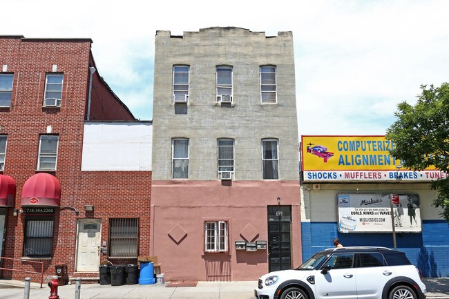 699 Flushing Ave in Brooklyn, NY - Building Photo - Building Photo