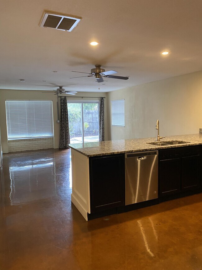2133 Bougainvillea St in Sarasota, FL - Building Photo - Building Photo