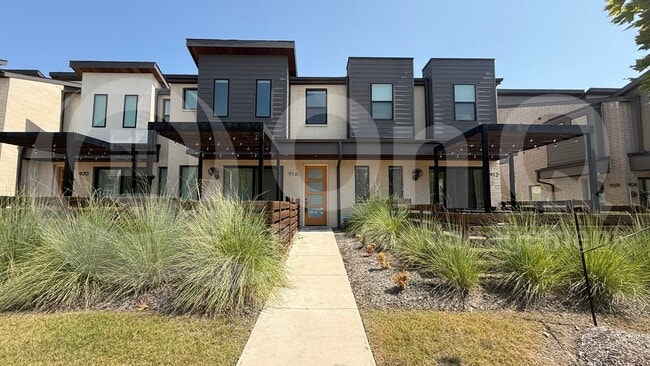 property at 916 Emerling Dr