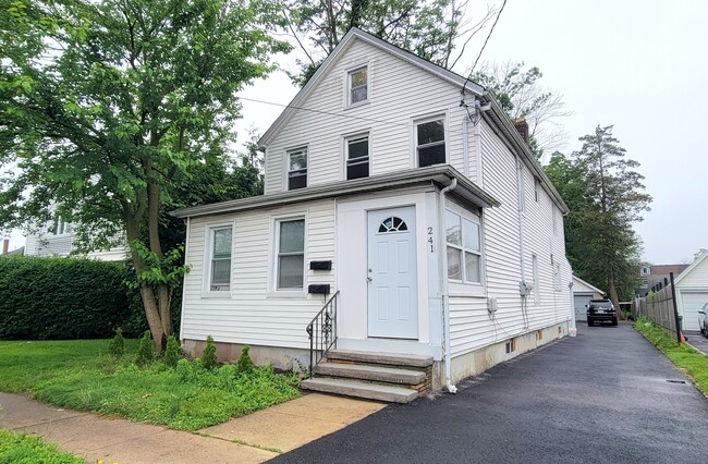 241 Main St, Unit 2 in Millburn, NJ - Building Photo - Building Photo