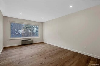 400 High Point Dr in Hartsdale, NY - Building Photo - Building Photo